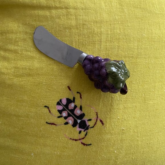 NWOT Porcelain Repousse Handle Stainless Butter Spreader 5 1/2" - Picture 6 of 7